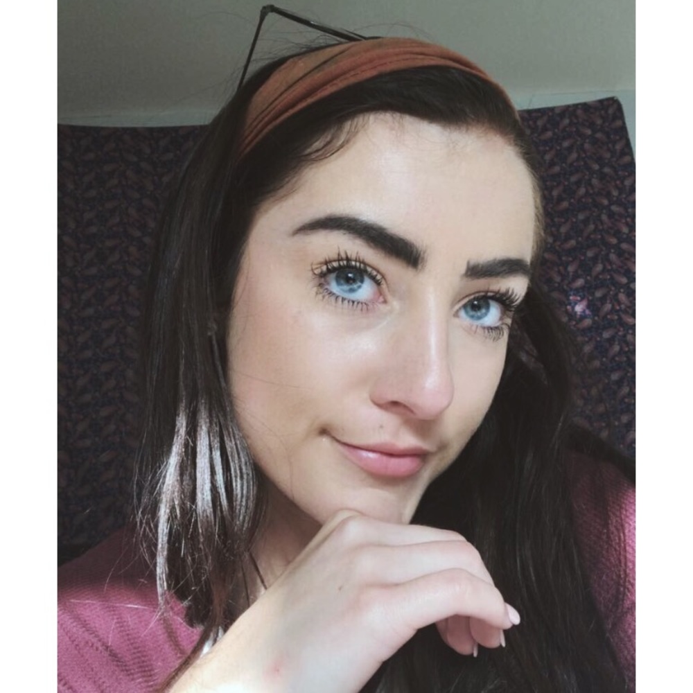 Meet your Posher, Chloe
